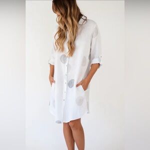 NEW “Made in Italy” White Linen Button-Front Shirt Dress with Gray Dot Detail